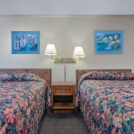 Knights Inn Columbus/Franklinton Екстер'єр фото